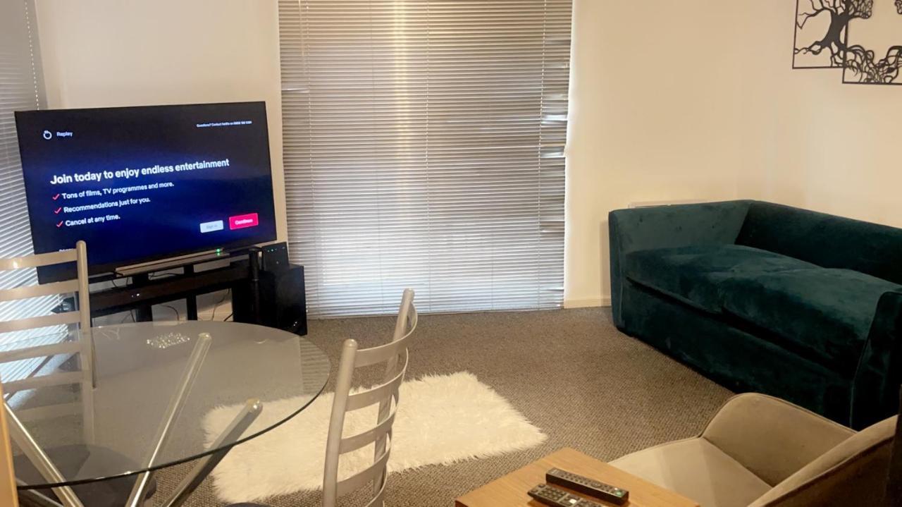Luxury 1 Bed Apartment With Parking Манчестер Экстерьер фото