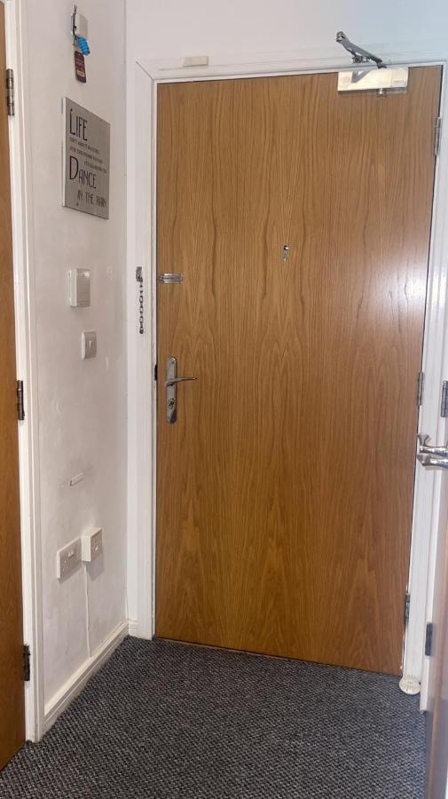 Luxury 1 Bed Apartment With Parking Манчестер Экстерьер фото